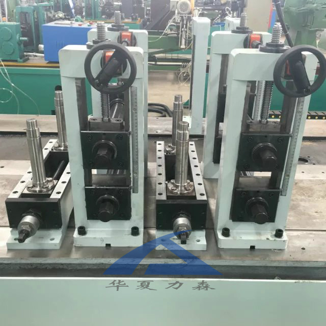 不銹鋼制管機,制管設(shè)備,鈦管設(shè)備,復(fù)合管制管機 不銹鋼制管機,制管設(shè)備,鈦管設(shè)備,復(fù)合管制管機